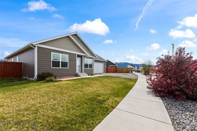 1009 Falcon Ridge Boulevard, Belgrade, MT 59714