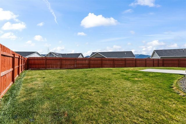 1009 Falcon Ridge Boulevard, Belgrade, MT 59714