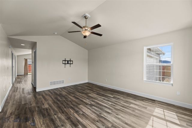 1009 Falcon Ridge Boulevard, Belgrade, MT 59714