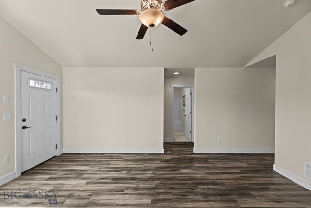 1009 Falcon Ridge Boulevard, Belgrade, MT 59714