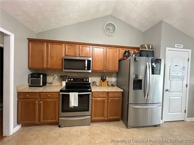 2240 Sir Michael Drive, Hope Mills, NC 28348