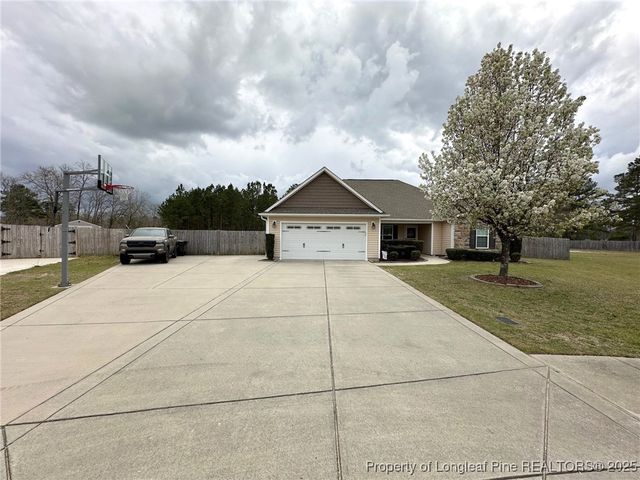 2240 Sir Michael Drive, Hope Mills, NC 28348