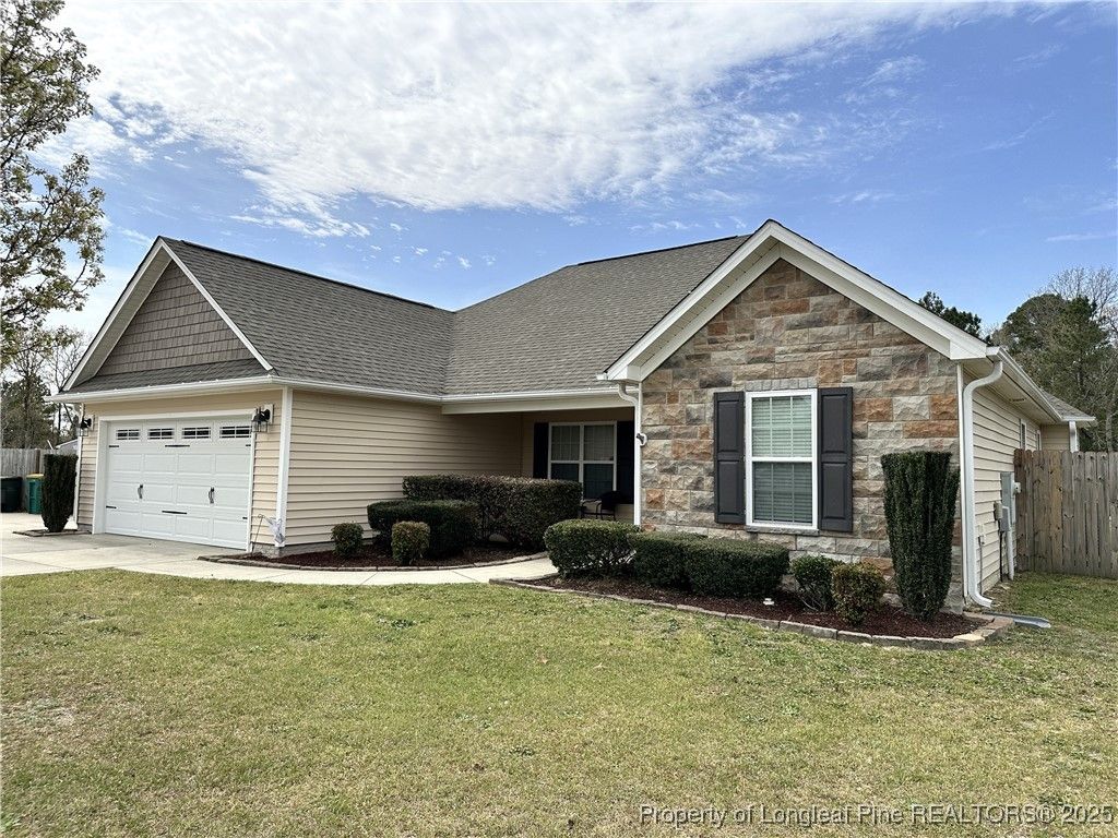 2240 Sir Michael Drive, Hope Mills, NC 28348