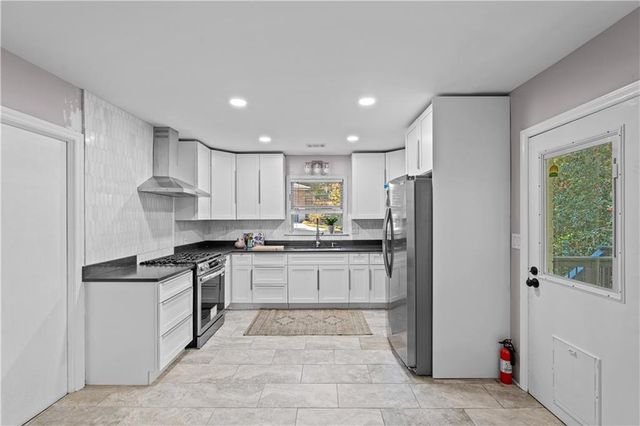 2150 Azalea Circle, Decatur, GA 30033