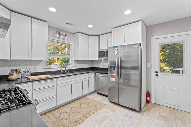 2150 Azalea Circle, Decatur, GA 30033