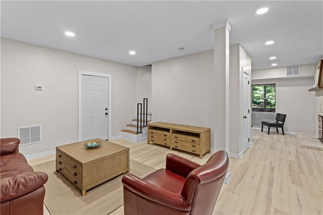 2150 Azalea Circle, Decatur, GA 30033