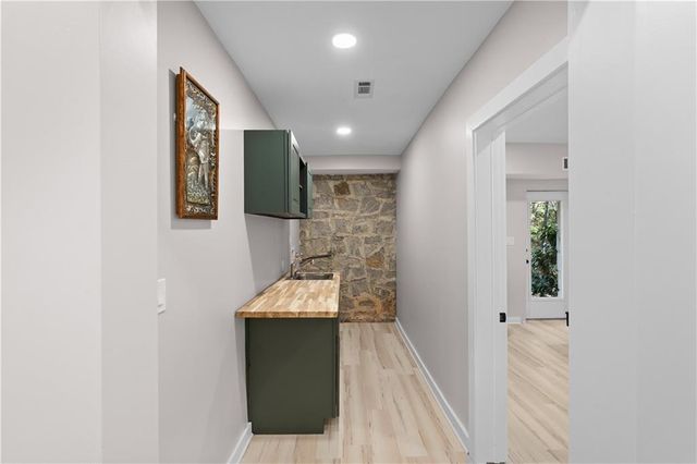 2150 Azalea Circle, Decatur, GA 30033