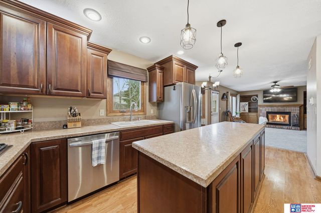 6742 Crooked Creek Drive, Lincoln, NE 68516