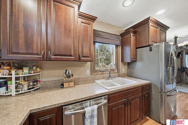 6742 Crooked Creek Drive, Lincoln, NE 68516