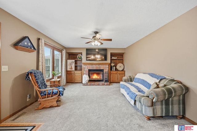 6742 Crooked Creek Drive, Lincoln, NE 68516