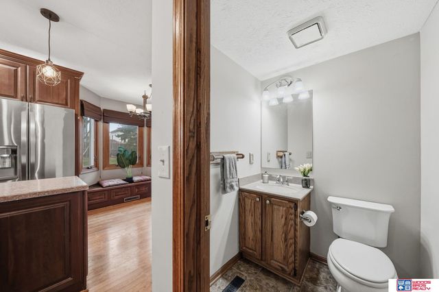 6742 Crooked Creek Drive, Lincoln, NE 68516