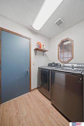 6742 Crooked Creek Drive, Lincoln, NE 68516