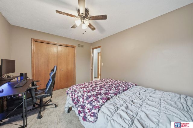 6742 Crooked Creek Drive, Lincoln, NE 68516