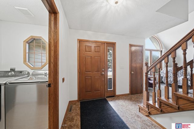 6742 Crooked Creek Drive, Lincoln, NE 68516