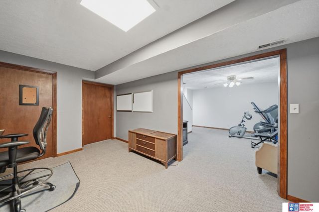 6742 Crooked Creek Drive, Lincoln, NE 68516