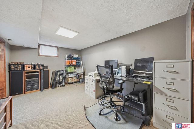 6742 Crooked Creek Drive, Lincoln, NE 68516