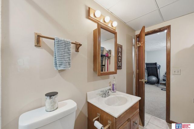 6742 Crooked Creek Drive, Lincoln, NE 68516