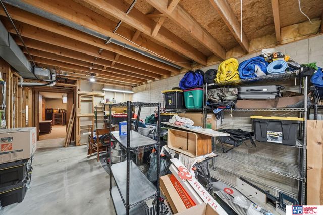 6742 Crooked Creek Drive, Lincoln, NE 68516