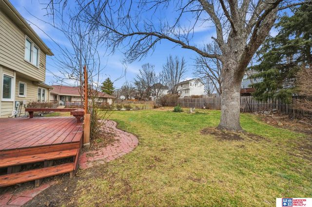 6742 Crooked Creek Drive, Lincoln, NE 68516