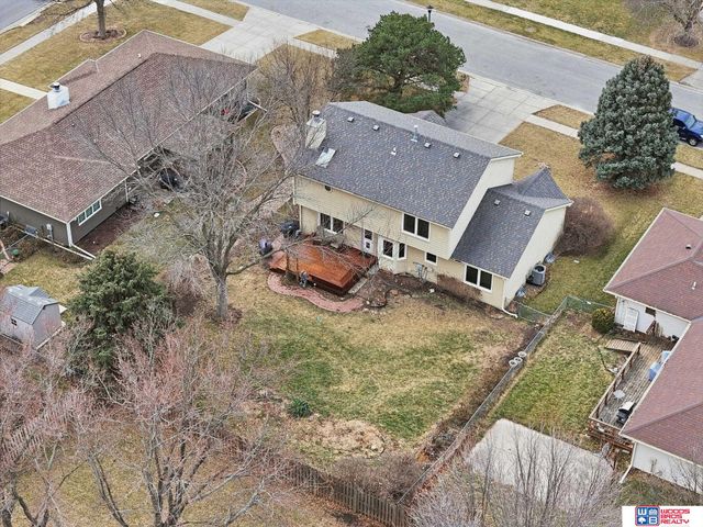 6742 Crooked Creek Drive, Lincoln, NE 68516