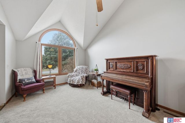 6742 Crooked Creek Drive, Lincoln, NE 68516