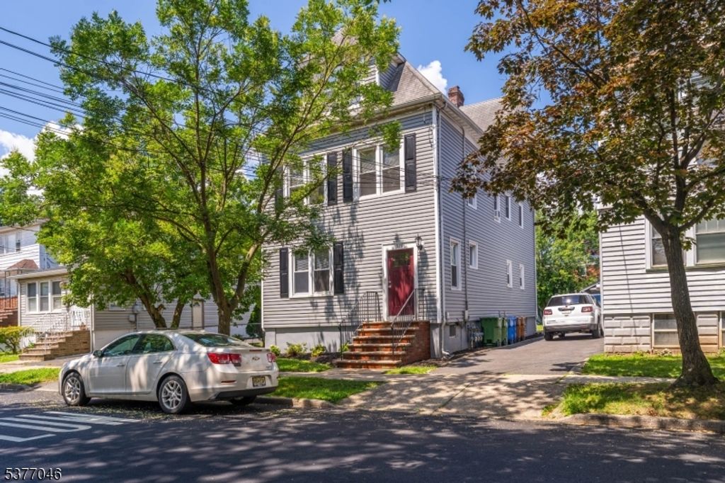 529 E Blancke St, Linden City, NJ 07036