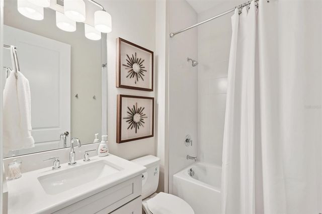 16415 ISOLA PLACE, Lakewood Ranch, FL 34211