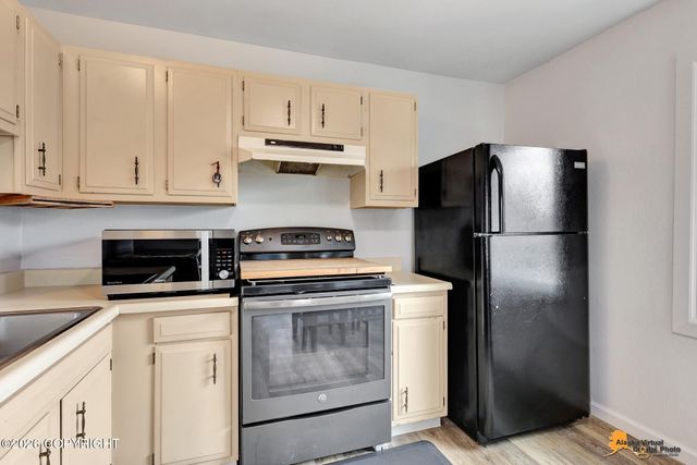 400 Fischer Avenue, Anchorage, AK 99518
