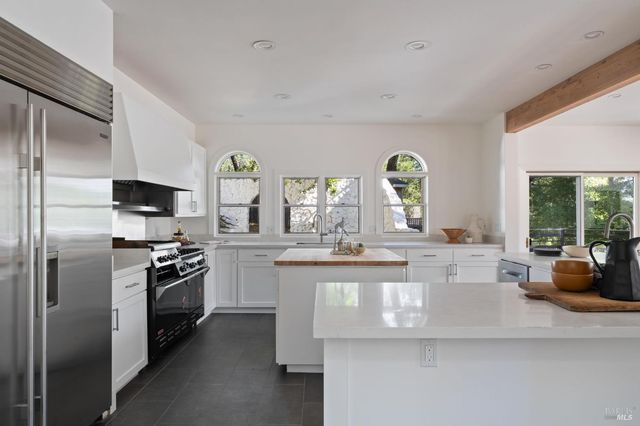 17 Madrone Ave, Woodacre, CA 94973