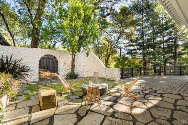 17 Madrone Ave, Woodacre, CA 94973