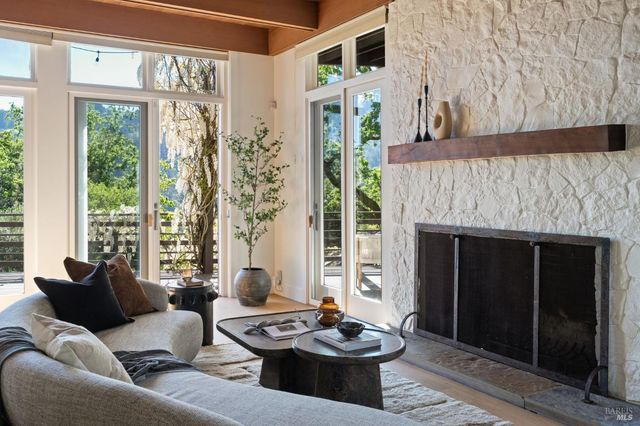 17 Madrone Ave, Woodacre, CA 94973