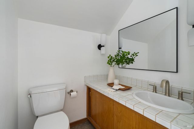 17 Madrone Ave, Woodacre, CA 94973