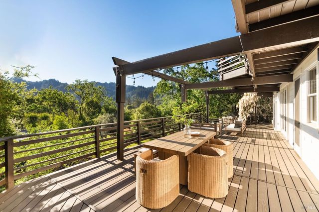 17 Madrone Ave, Woodacre, CA 94973