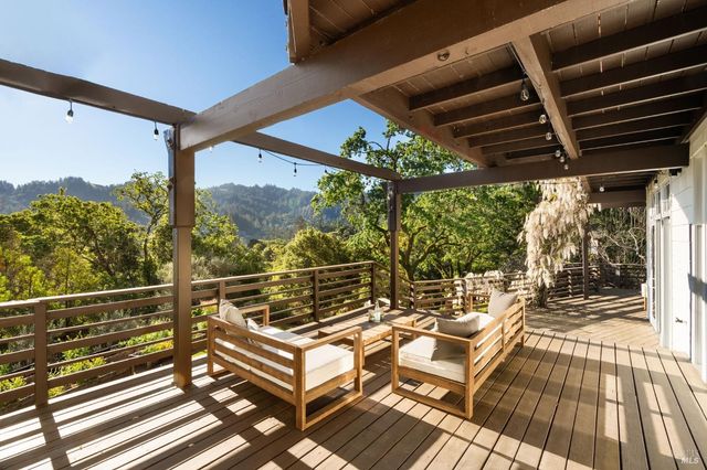 17 Madrone Ave, Woodacre, CA 94973