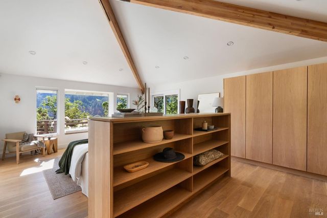 17 Madrone Ave, Woodacre, CA 94973