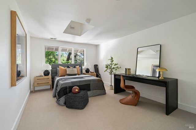 17 Madrone Ave, Woodacre, CA 94973