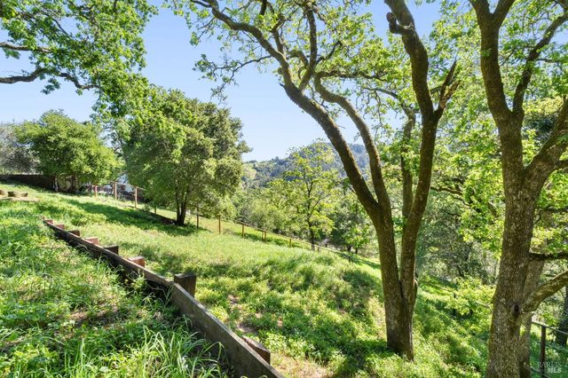 17 Madrone Ave, Woodacre, CA 94973