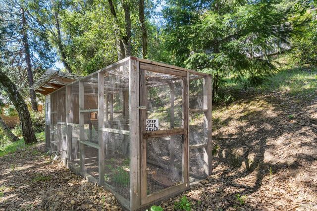 17 Madrone Ave, Woodacre, CA 94973