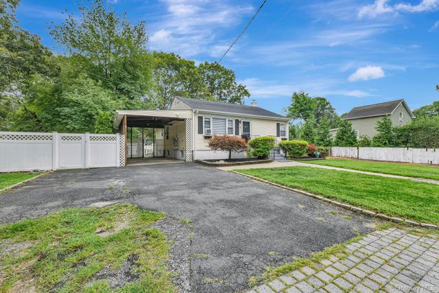12 Dover Avenue, Mastic, NY 11950