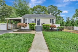 12 Dover Avenue, Mastic, NY 11950