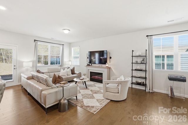 3039 Glenn Hope Way, Matthews, NC 28104