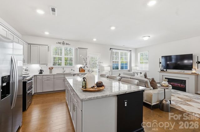 3039 Glenn Hope Way, Matthews, NC 28104