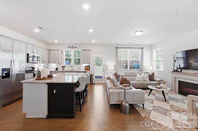 3039 Glenn Hope Way, Matthews, NC 28104