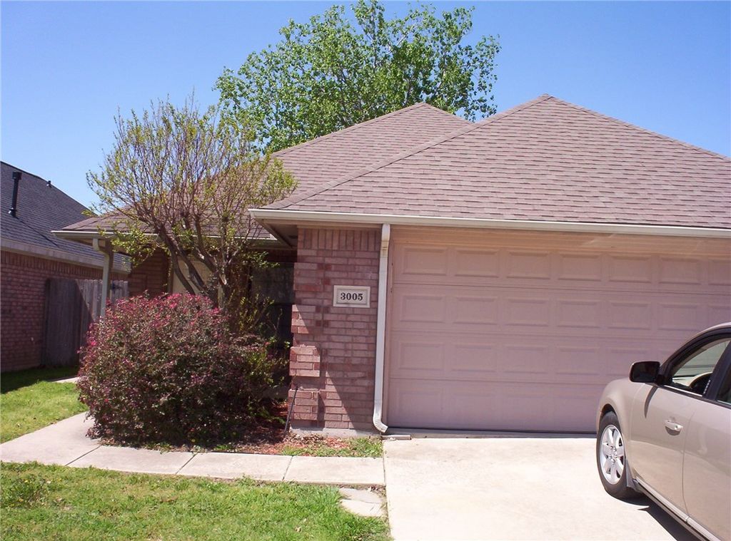 3005 HUNTINGTON Court, Waxahachie, TX 75165