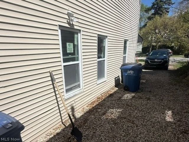 1604 Newman Avenue, Lakewood, OH 44107
