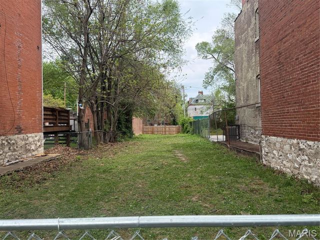 4157 Laclede Avenue, St Louis, MO 63108
