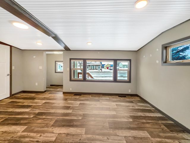 105 W Main Street W, Osakis, MN 56360