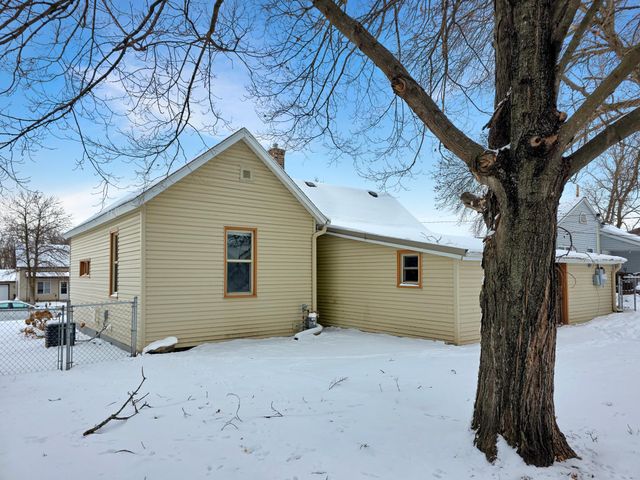 105 W Main Street W, Osakis, MN 56360