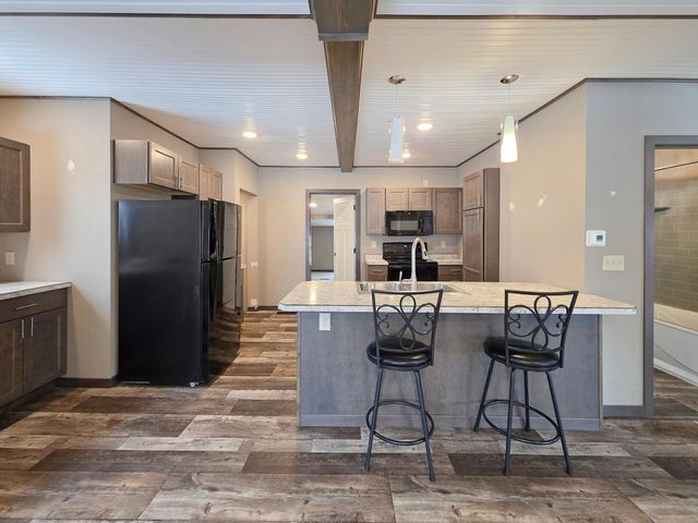 105 W Main Street W, Osakis, MN 56360