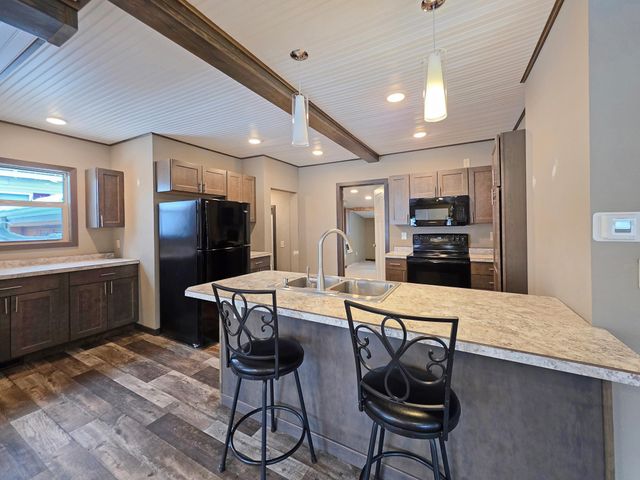 105 W Main Street W, Osakis, MN 56360